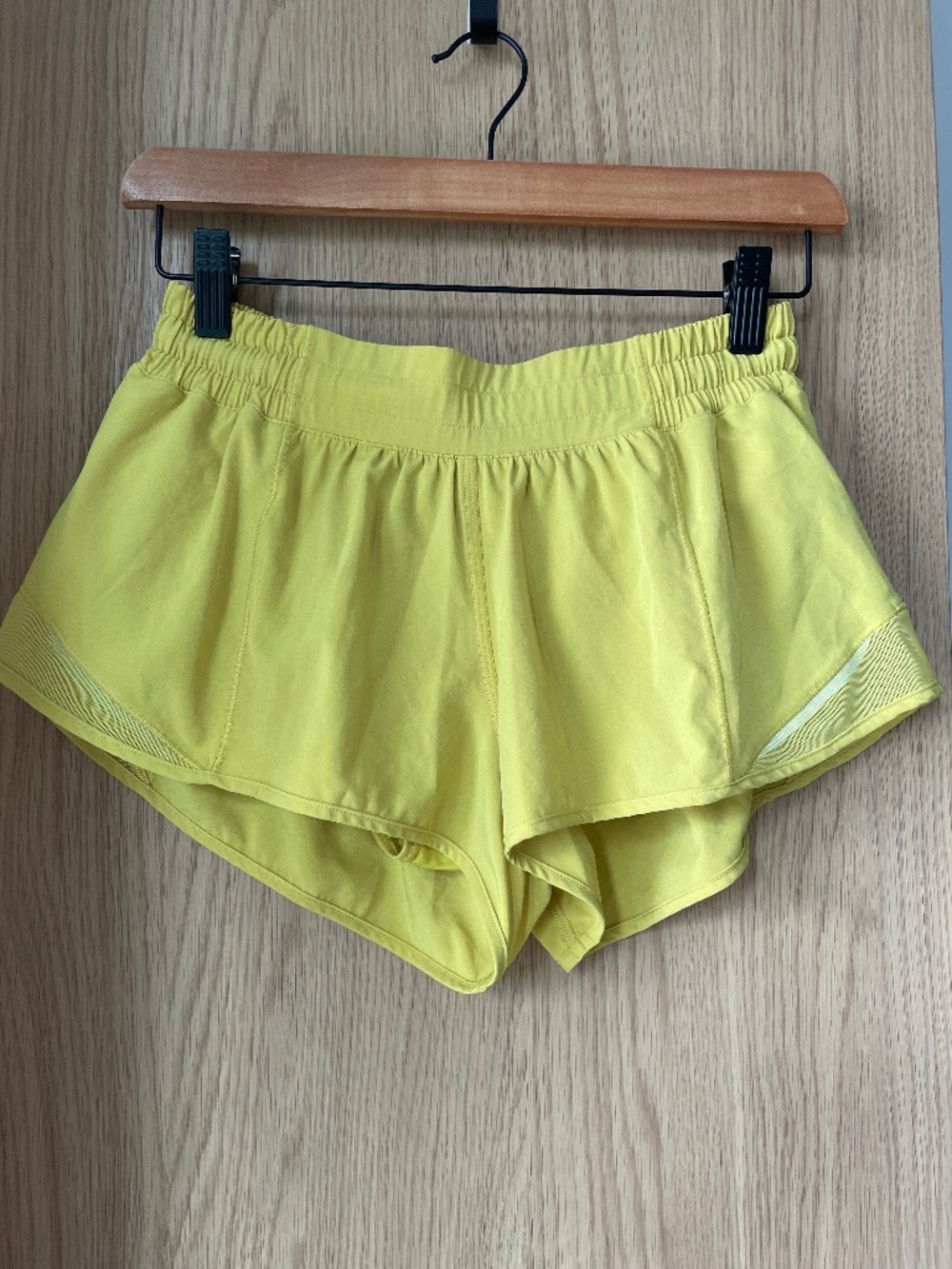 Lululemon Hotty Hot Shorts - Size 6
